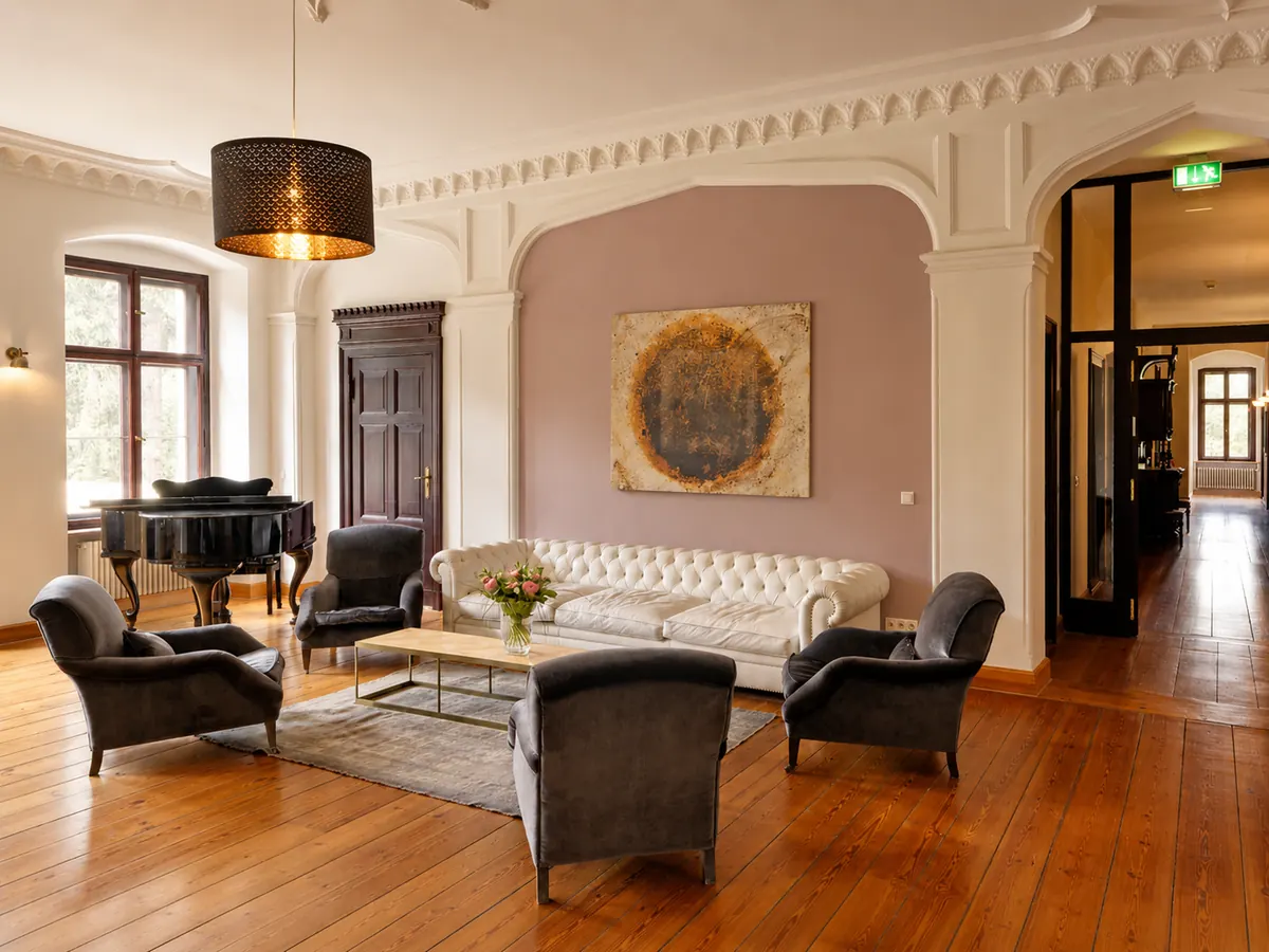 Bibliothek im Schloss Reichenow als besonderer Aufenthaltsraum